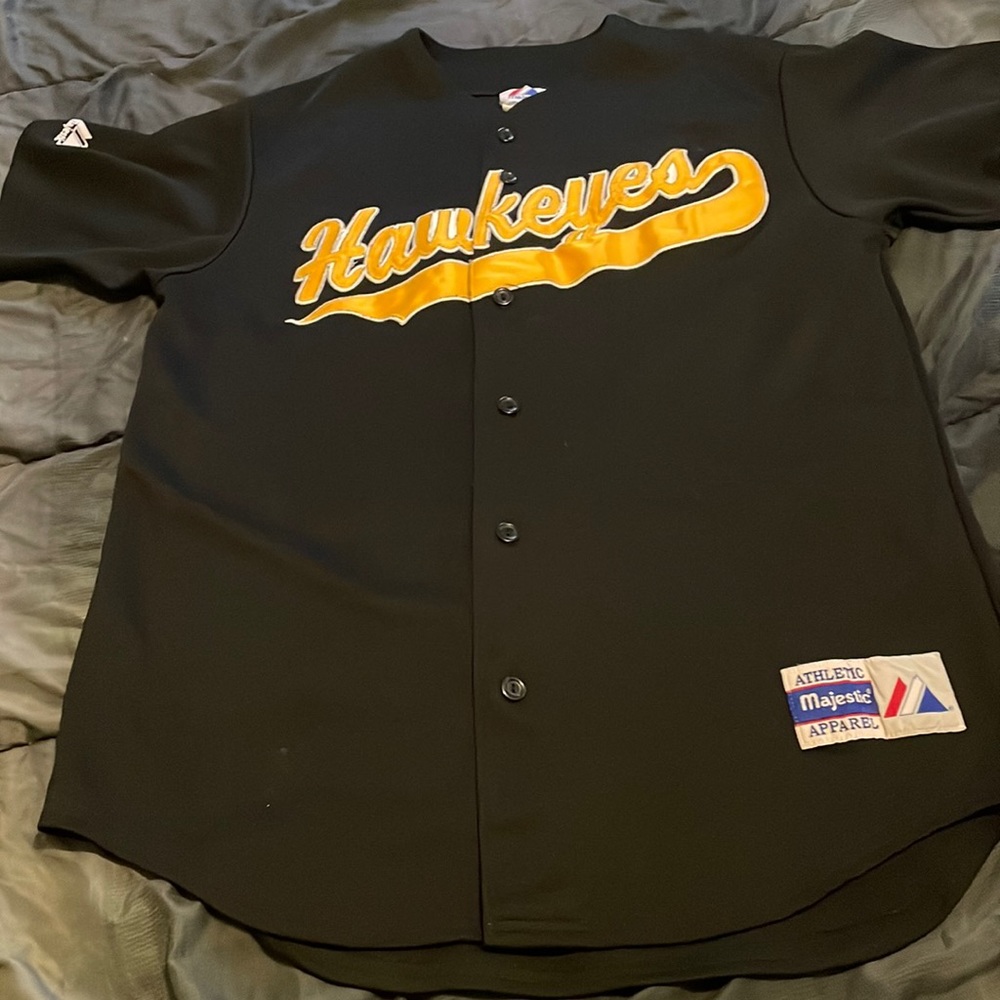Iowa Hawkeyes women’s size L button down baseball jersey